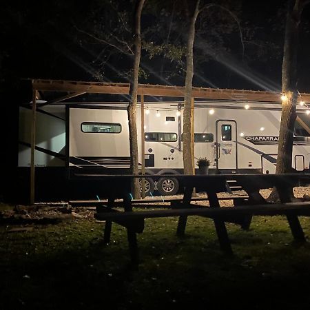 Cozy Rv Experience W/Pool+Spa Near Lake Conroe Willis Exterior photo