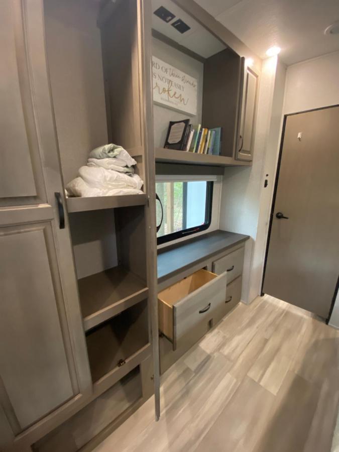 Cozy Rv Experience W/Pool+Spa Near Lake Conroe Willis Exterior photo