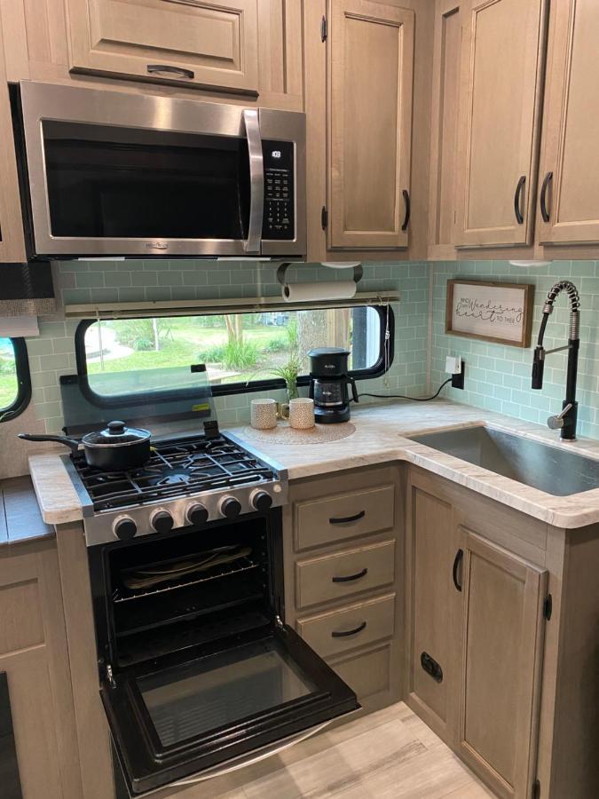 Cozy Rv Experience W/Pool+Spa Near Lake Conroe Willis Exterior photo