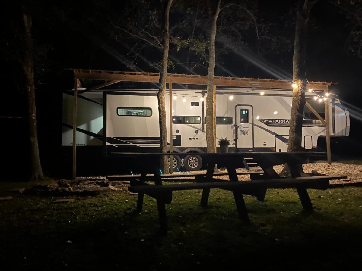 Cozy Rv Experience W/Pool+Spa Near Lake Conroe Willis Exterior photo